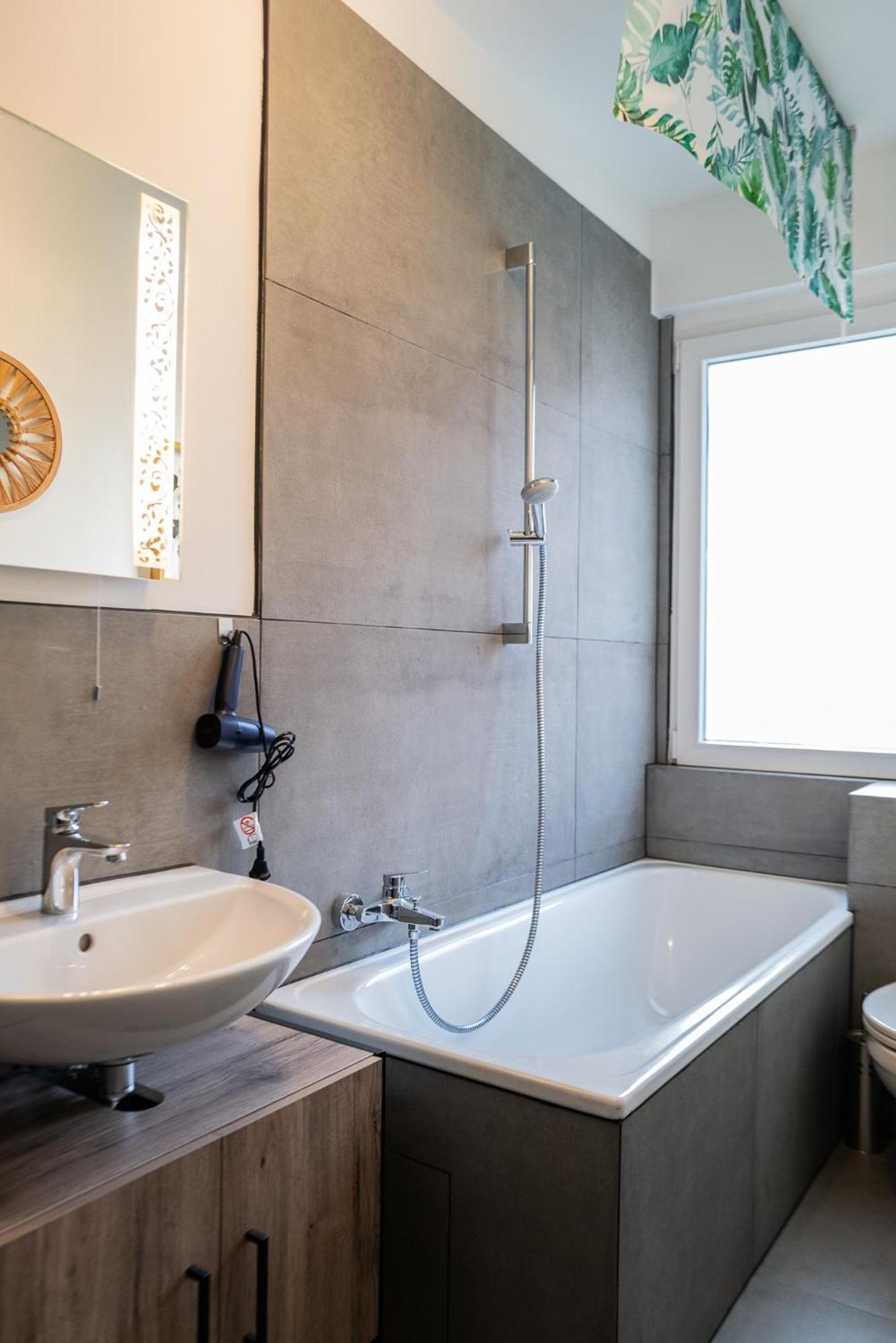 #412 Komfortable, Stilvolle Wohnung Fuer 6 Personen มึลไฮม์ อันแดร์ รัวร์ ภายนอก รูปภาพ